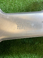 Audi / A6 / Кронштейн