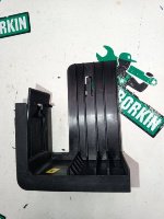 Audi / A5 / Колпачок провода акб