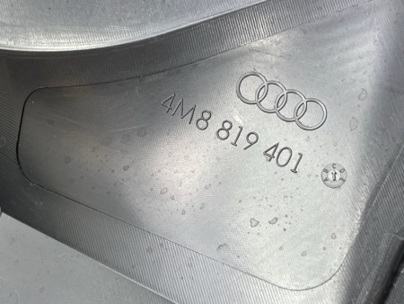 Audi / Q8 / Жабо