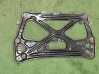 Audi / A6 / распорка подрамника