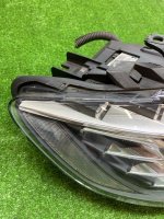 Audi / Q7 / Фара