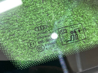 Audi / A4 / Стекло заднего крыла