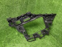 Volkswagen / Touareg / Кронштейн бампера