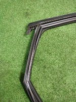 Audi / Q5 / Направляющая стекла двери