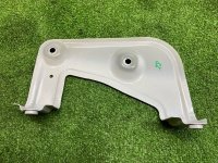 BMW / X5 / Кронштейн крыла