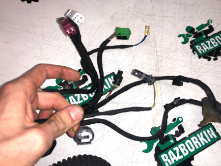 Mercedes-Benz / GLC 250d 4-matic / Проводка двери