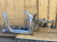 Audi / Q8 / Лонжерон