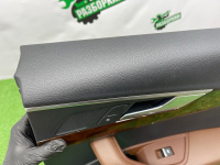 Audi / A4 / Обшивка двери