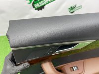 Audi / A4 / Обшивка двери