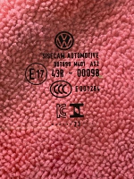 Volkswagen / Tiguan / Стекло двери