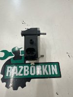 BMW / 5-Series / Активатор замка багажника