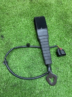 Volkswagen / Touareg / Замок ремня безопасности