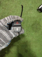 BMW / X1 / Кнопка аварийной сигнализации