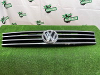 Volkswagen / Touareg / Решетка радиатора