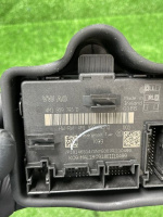 Audi / A6 / Блок управления двери