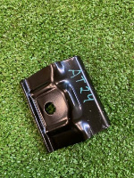 Audi / A6 / Зажим акб