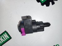 Audi / Q7 / Выключатель стоп сигнала