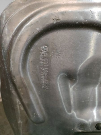 Mercedes-Benz / E-Class / Корпус воздушного фильтра