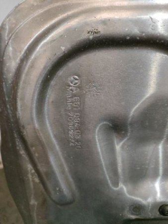 Mercedes-Benz / E-Class / Корпус воздушного фильтра