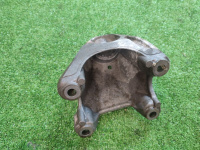 Volkswagen / Touareg / Кронштейн двигателя