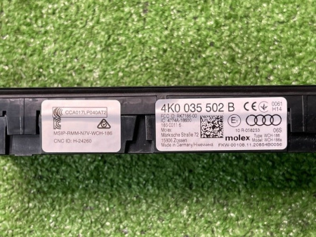 Audi / A6 / Беспроводная зарядка