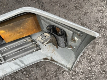 Mercedes-Benz / 260E / Бампер