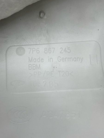 Volkswagen / Touareg / Накладка стойки