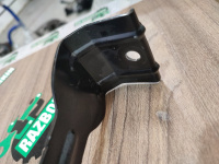 BMW / 5-Series / Крепление аккумулятора