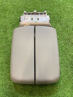 Audi / Q7 / Подлокотник