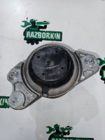 Mercedes-Benz / GLC 250d 4-matic / Подушка двигателя