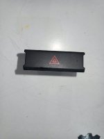 Volkswagen / Touareg / Кнопка аварийной сигнализации