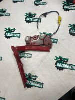 Audi / A3 / Петля капота