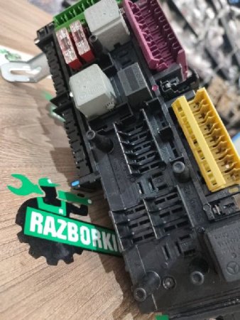 Mercedes-Benz / E-Class / Блок предохранителей SAM