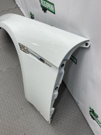 BMW / M6 / Крыло