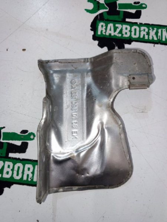 Mercedes-Benz / GLC 250d 4-matic / теплозащитный экран