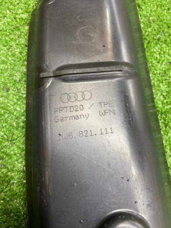 Audi / A5 / Пыльник крыла