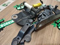 BMW / 5-Series / Петля капота