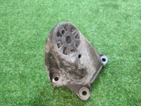 Volkswagen / Touareg / Кронштейн двигателя