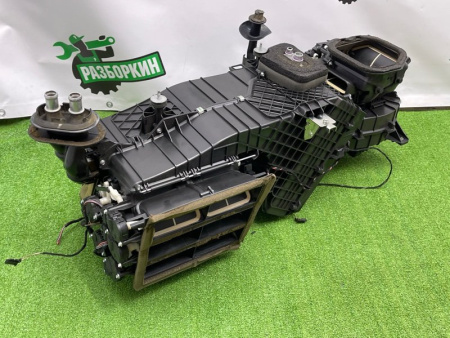 Volkswagen / Touareg / Печка салона