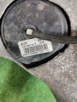 Audi / Q7 / Кронштейн опоры двигателя