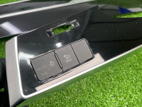 Audi / Q8 / Декоративная накладка торпедо