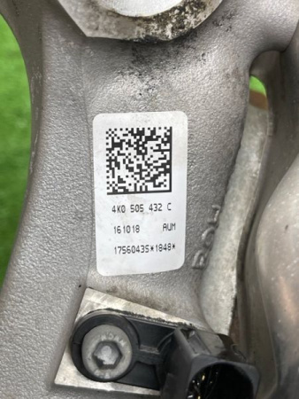 Audi / A6 / Кулак поворотный