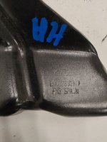 Audi / Q5 / Петля капота