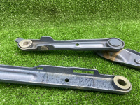 Mercedes-Benz / 190e / Петля капота