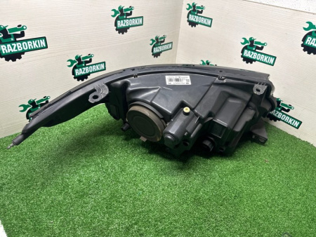 Land Rover / Range Rover / Фара ксеноновая