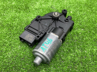 Audi / Q7 / Моторчик люка