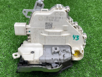 Audi / Q7 / Замок двери