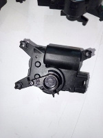 Volkswagen / Touareg / Моторчик заслонки печки