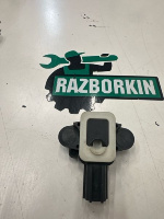 Audi / A6 / Датчик удара двери