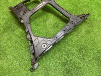 Audi / Q7 / Кронштейн бампера